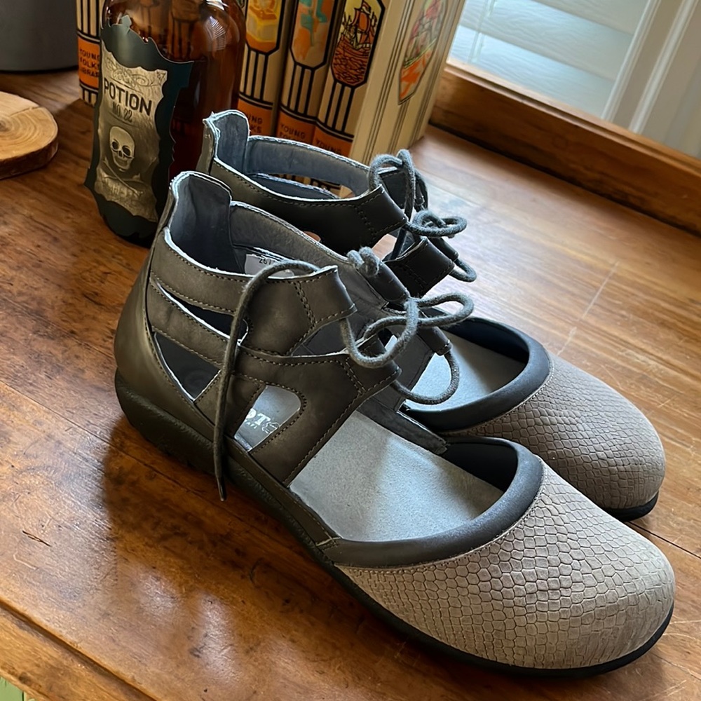 NAOT flats